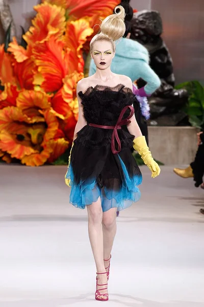 Look 13